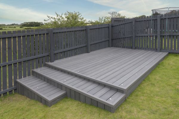 Vinyl Deck Construction in Eagle